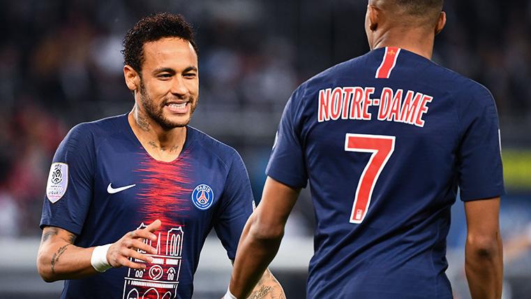 Neymar Jr And Kylian Mbappé, regretting an occasion failed