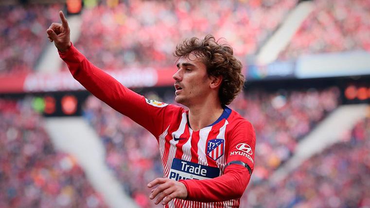 Griezmann Celebrates a goal with the Athletic
