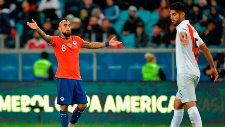 Arturo Vidal en un partido de la selección de Chile