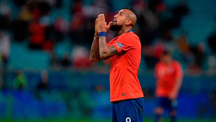 Arturo Vidal en un partido de la selección de Chile