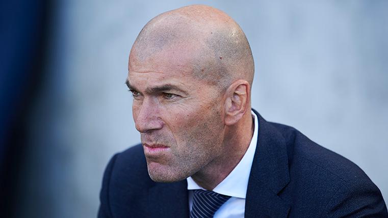 Zinedine Zidane un partido con el Madrid