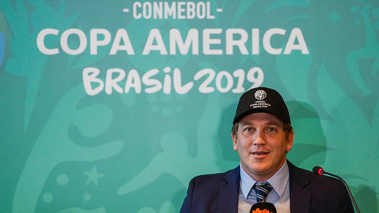 El presidente de la CONMEBOL, Alejandro Domínguez, en una rueda de prensa