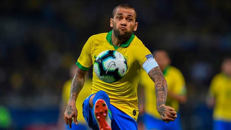 Dani Alves, during a party with the selection of Brazil
