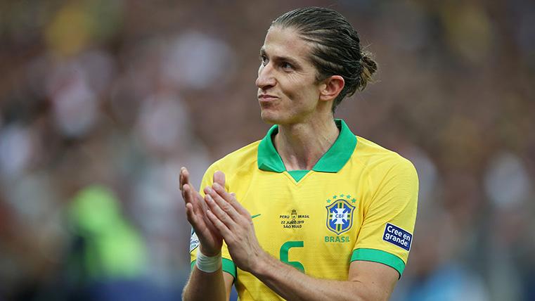Filipe Luis, during a party with the selection of Brazil