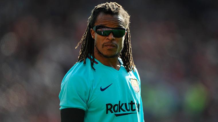 Edgar Davids en un partido de leyendas con el Barça