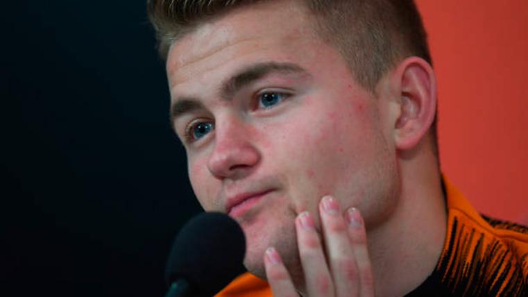 Matthijs Of Ligt has it done with the Juventus