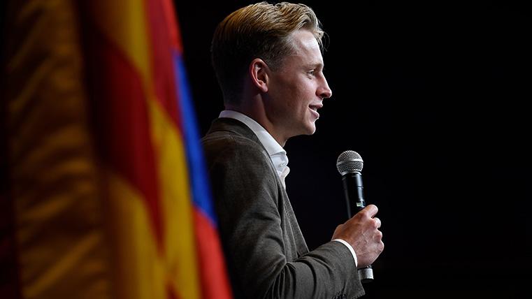 Frenkie Of Jong, during his first press conference with the FC Barcelona