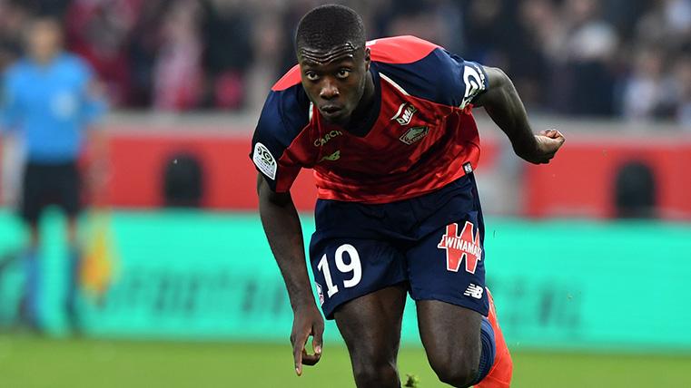 Nicolas Pépé in a party with the Lille