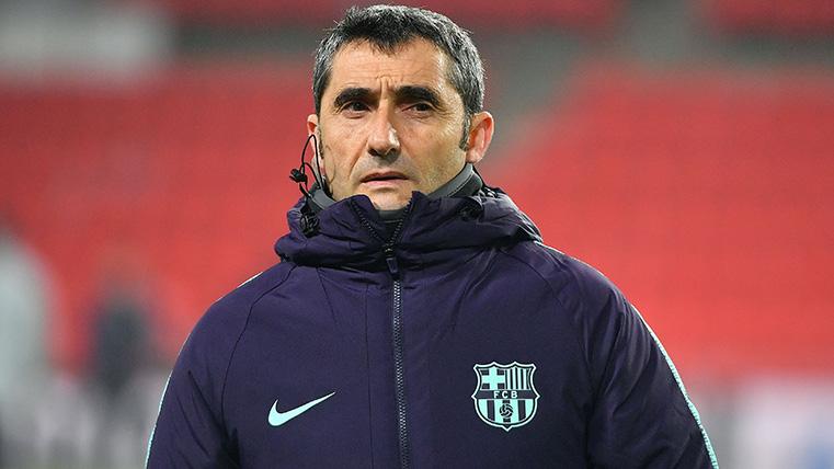 Ernesto Valverde, during a training with the Barcelona