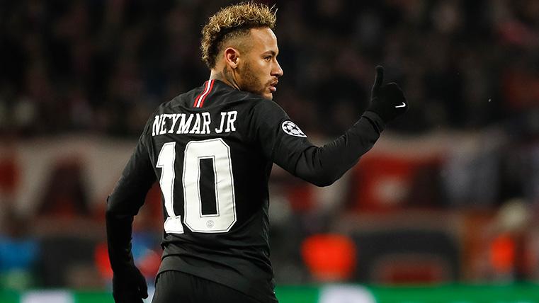 Neymar Jr, celebrando un gol marcado con el PSG