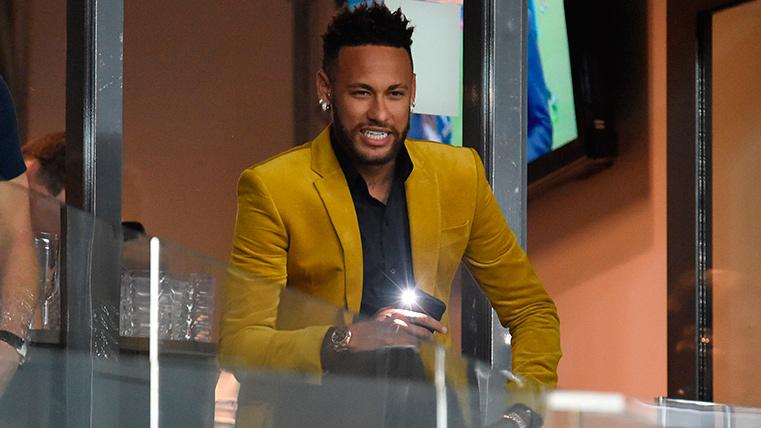 Neymar Jr, presenciando un partido de Brasil en la Copa América 2019