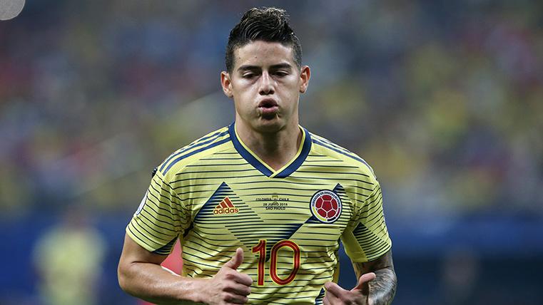 James Rodríguez, during a party with the selection of Colombia