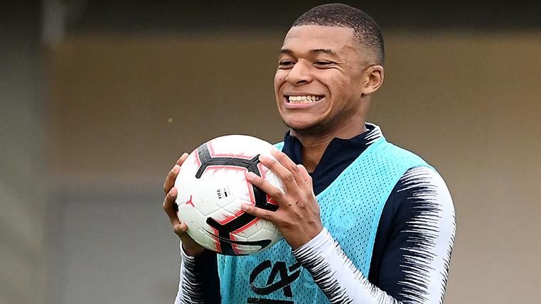 Kylian Mbappé, during a training with the selection of France