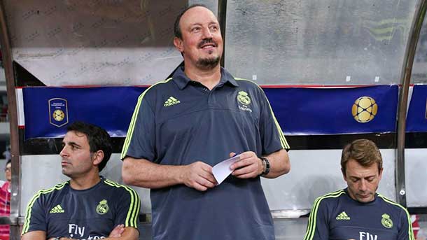 Assistant-benitez-speech-brush-changing room-real-madrid-34274.jpg