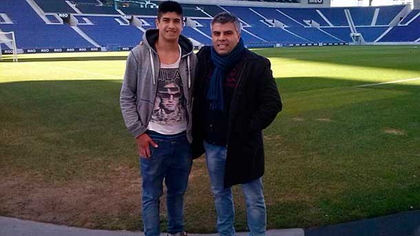 The Uruguayan leading youngster joaquín ardaiz interests to the fc barcelona by his big resembled luis suárez