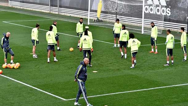 The trainer of the real madrid has to struggle now in front of the vices of his footballers