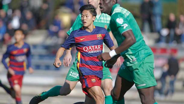 El joven seung woo lee disputó este sábado su primer partido oficial con el fc barcelona tras la sanción fifa ante el cornellà