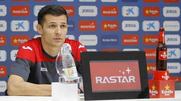 The technician of the espanyol expects that his players centre  in playing