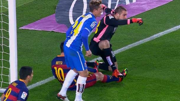 Pau lópez leaves  of rositas after being able to have him split the tibia to messi
