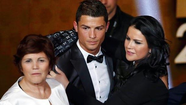 The mother of Christian ronaldo did  photos with messi