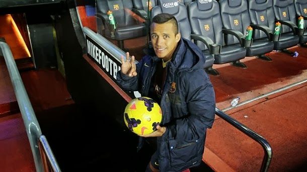 Alexis sánchez signs his first "hat trick" with the fc barcelona