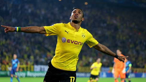 The "blues" could do with the services of the goleador of the dortmund