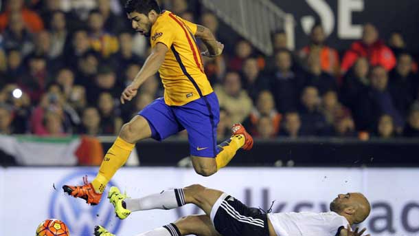 The Uruguayan forward of the fc barcelona asked pardon to the tunecino