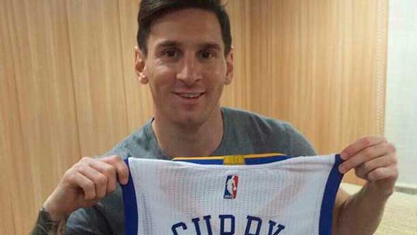 El crack argentino le prometió a la estrella de baloncesto que le entregará su camiseta cuando llegue a los 10 millones de seguidores en instagram