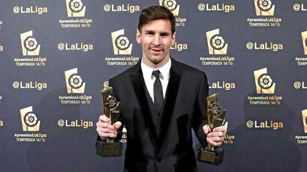 El crack argentino le dedico el premio a mejor jugador de la liga a su hijo, enojado siempre que se va para jugar un partido