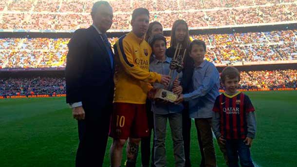 The delanteor Argentinian carried  the prize that distinguishes to the best player of the barça the past season