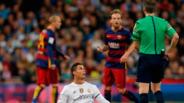 The referee of the madrid barça was correct in the meeting but ate  two big failures against of the barça