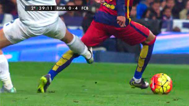 The midfield player hit him a patada in the knee to neymar without coming to tale and finish expelled in front of the ovation of the bernabéu