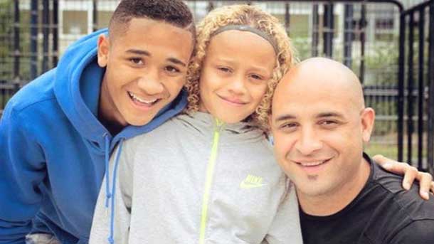 The father of xavi simons speech on the situation of the young canterano of the barça
