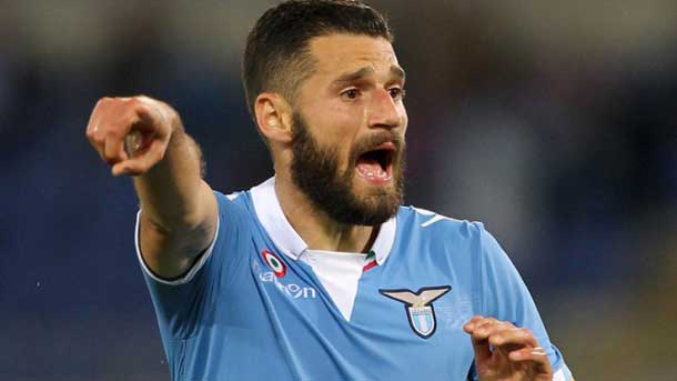 The Italian attacker of the lazio leaves  want by the fc barcelona