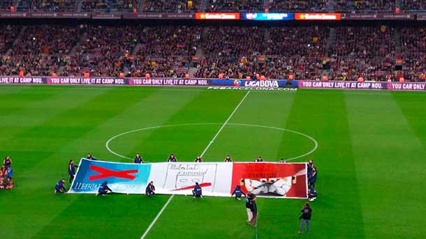 The Barcelona group showed three banners in favour of the freedom of expression and against of the sanctions of the uefa