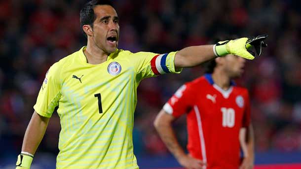 Claudio bravo attacked to the fans of perú after the victory of chili pepper