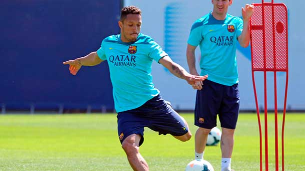 Adriano could leave the fc barcelona free in June