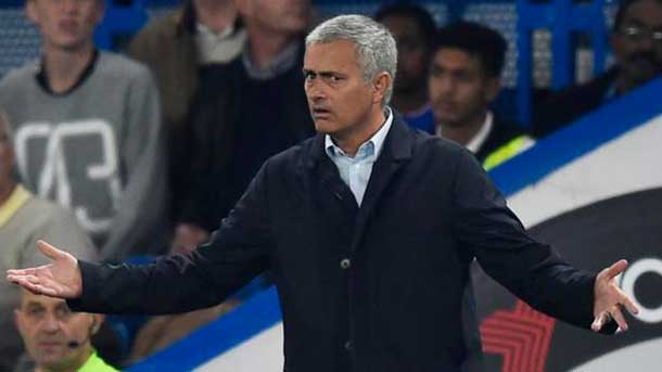 Mourinho is accused by the fa by "improper behaviour"