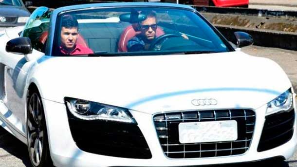 It follows the hunting of witches against neymar: now by a porsche