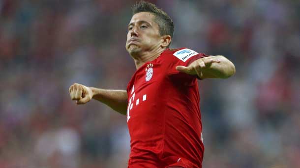 The Polish forward of the bayern múnich marked 5 goals in 9 minutes against the wolfsburgo