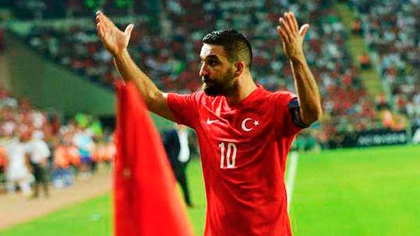 Burn turan was the star of turquia in his victory in front of holanda