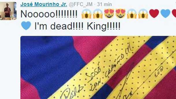 Leo messi sent a T-shirt signed to the son of josé mourinho
