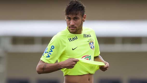 Problems in the knee for neymar with the selection of brasil