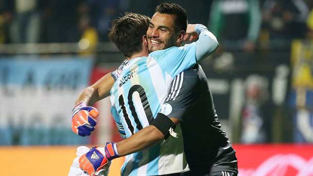 El portero de la selección de argentina se deshace en elogios hacia messi