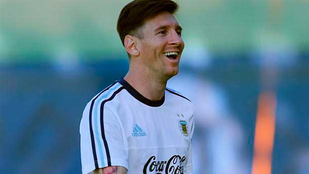 Leo messi shows  happy with his turn to the selection
