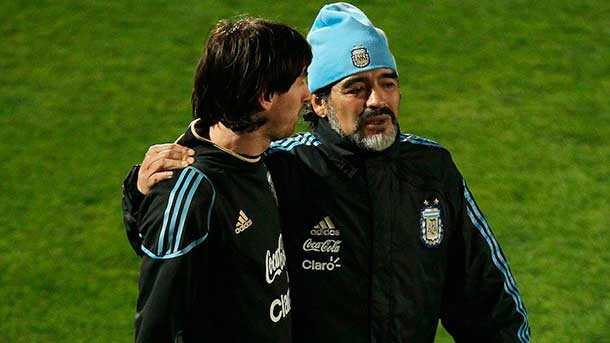 Maradona fascinó a leo messi con un lanzamiento de falta