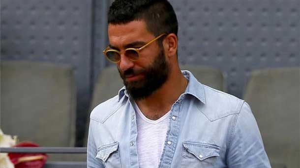El jugador turco del fc barcelona encadena ya tres semanas lesionado
