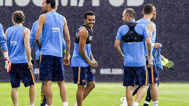 The players of the fc barcelona think that the staff is too short