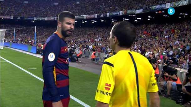 The player of the fc barcelona could have abused to the judge of line