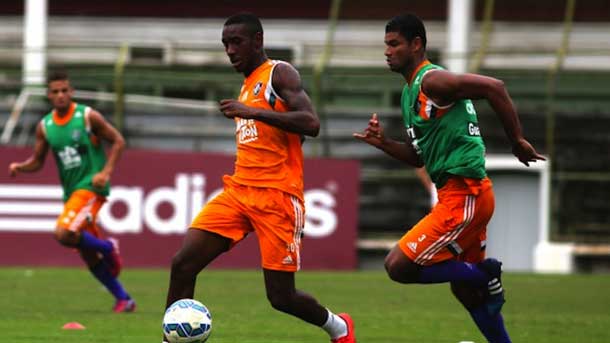 The president of the fluminense announces the signing of gerson by the blunt
